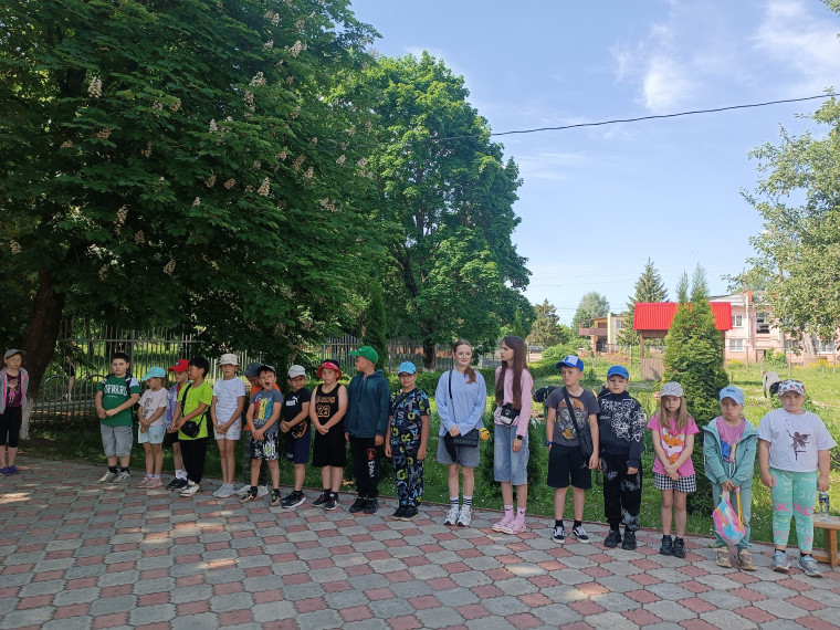 Открытие летнего пришкольного лагеря « Родничок»».